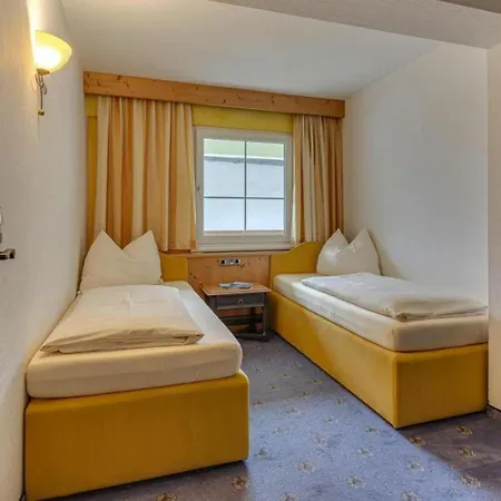 Holiday home Spacious Flat Fuegenerhof